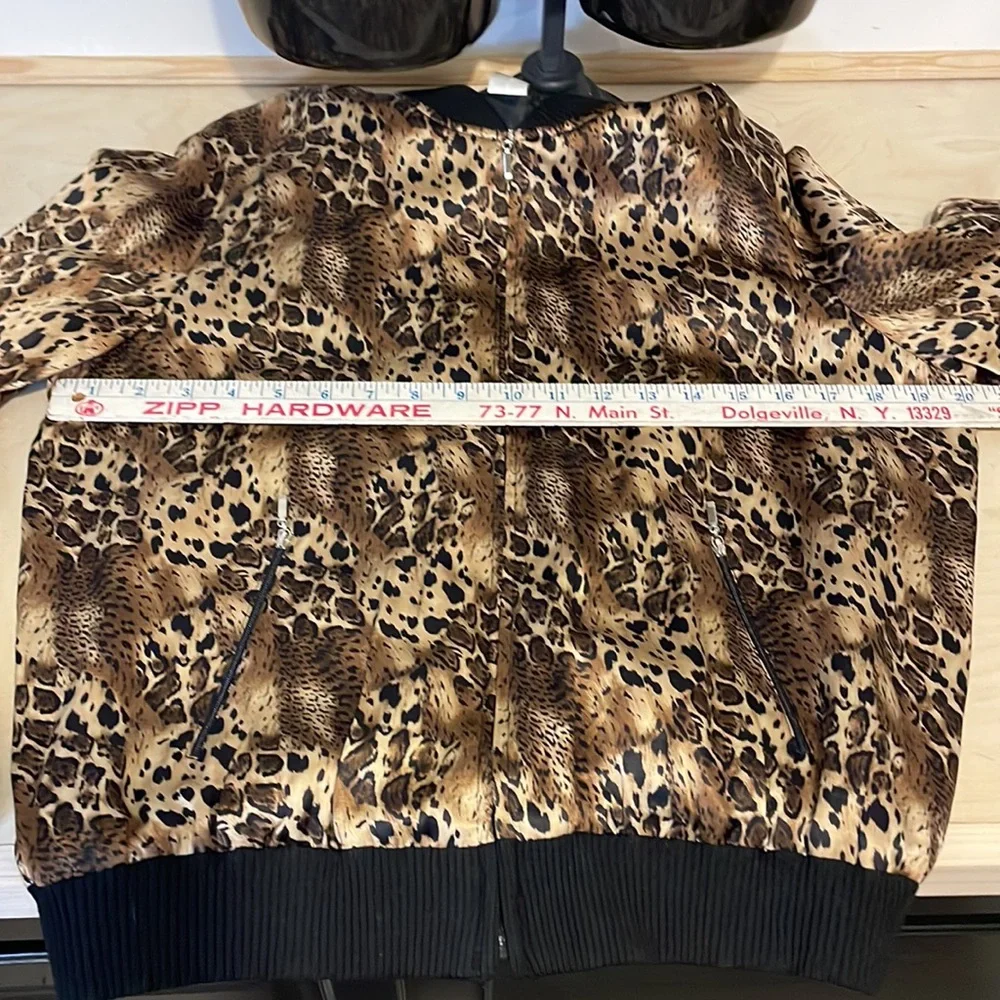 100% Silk Leopard Print Full Zip Jacket‎